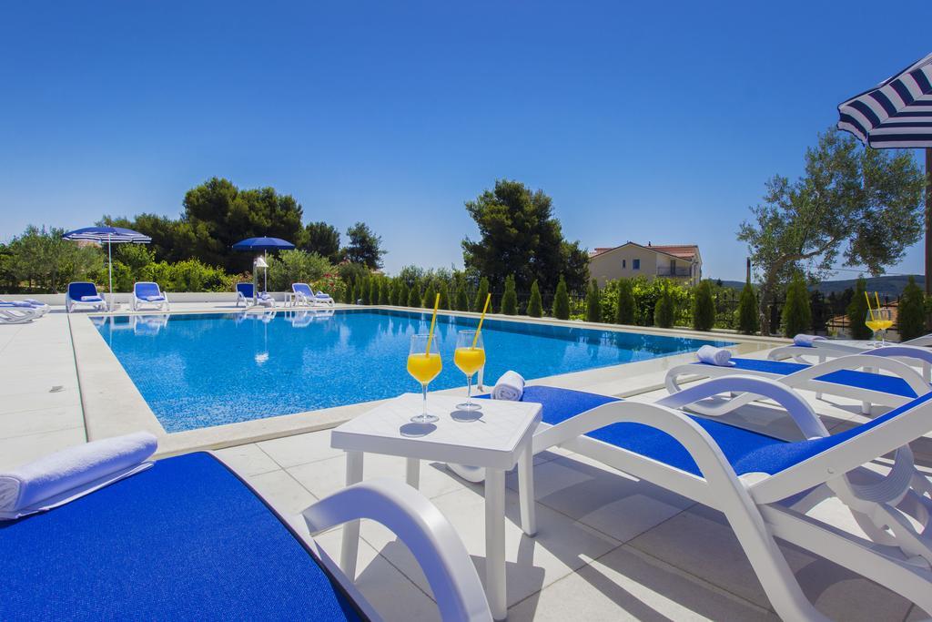 Apartments Villa Tramonto Seget Vranjica Dış mekan fotoğraf